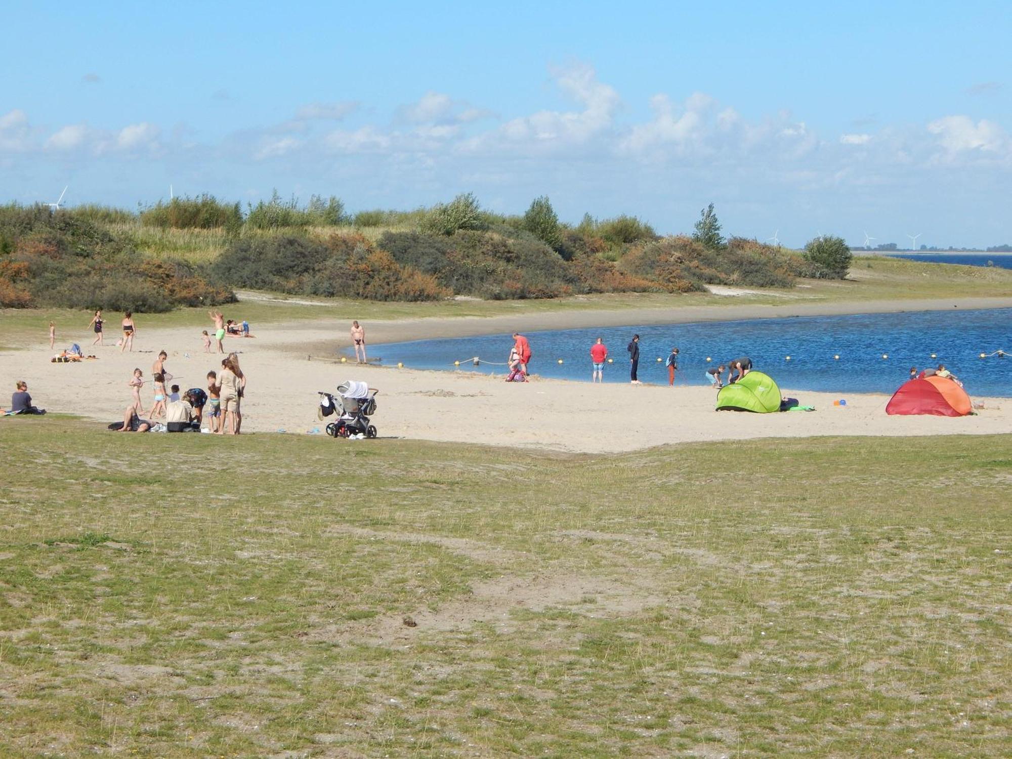 Wunderschoenes-Freistehendes-Ferienhaus-An-Der-See-Sauna-Strand-Yachthafen-Wlan Bruinisse Esterno foto