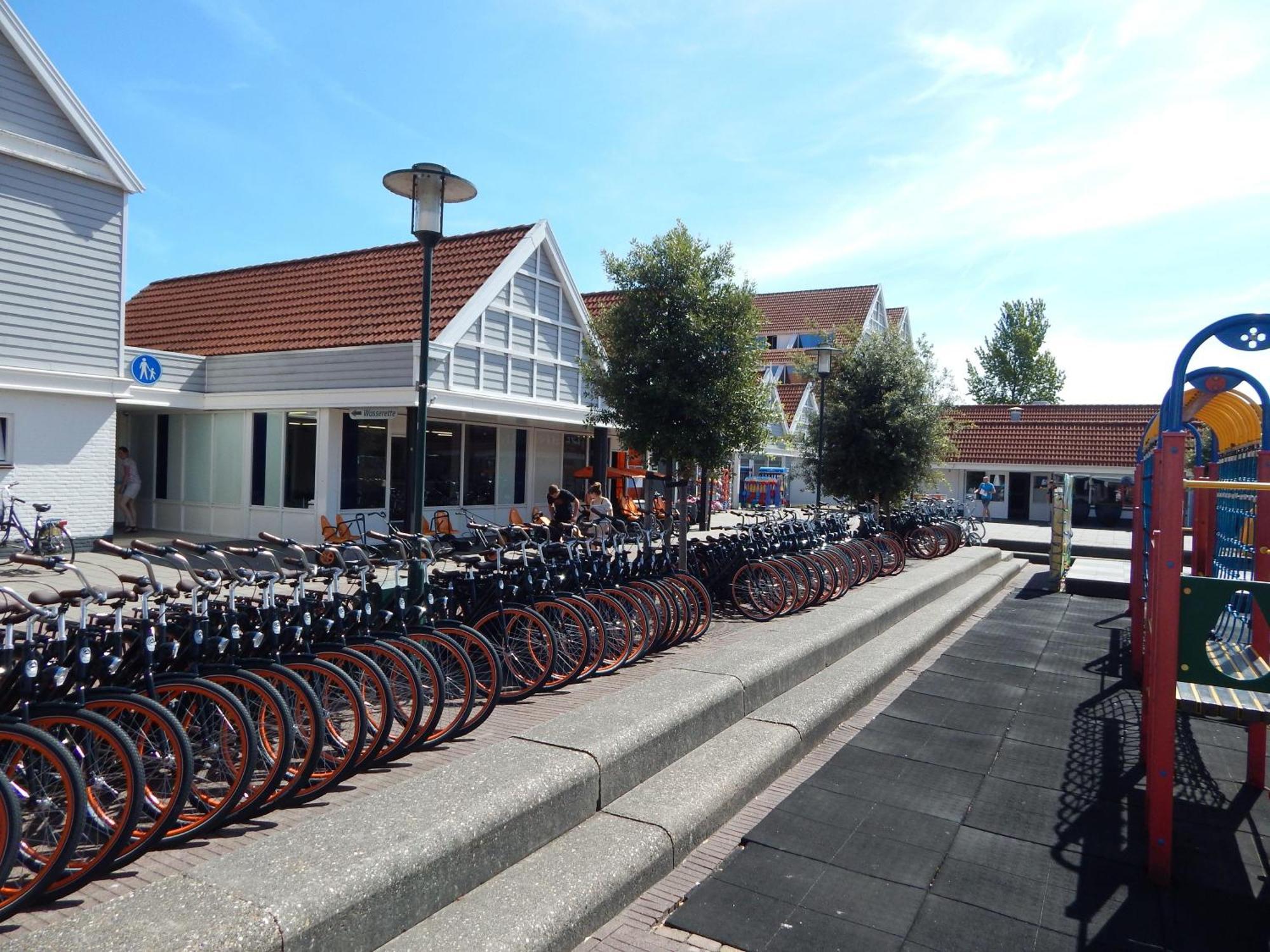 Wunderschoenes-Freistehendes-Ferienhaus-An-Der-See-Sauna-Strand-Yachthafen-Wlan Bruinisse Esterno foto