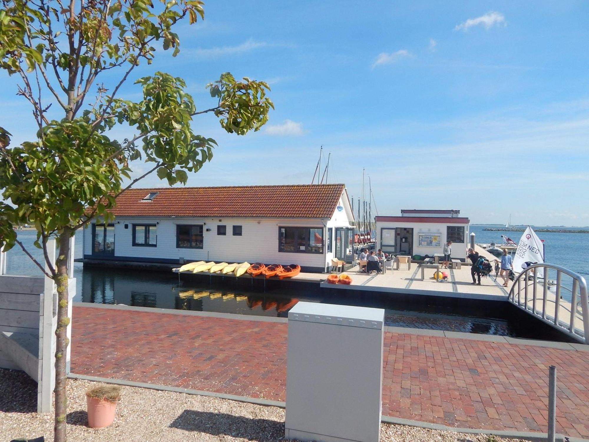 Wunderschoenes-Freistehendes-Ferienhaus-An-Der-See-Sauna-Strand-Yachthafen-Wlan Bruinisse Esterno foto