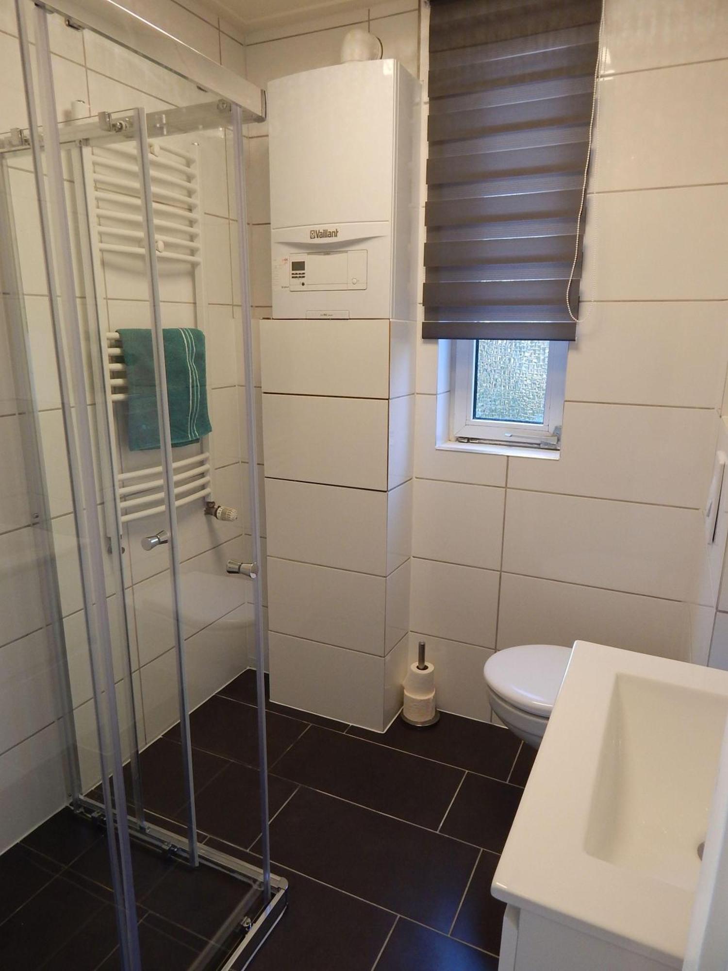 Wunderschoenes-Freistehendes-Ferienhaus-An-Der-See-Sauna-Strand-Yachthafen-Wlan Bruinisse Esterno foto